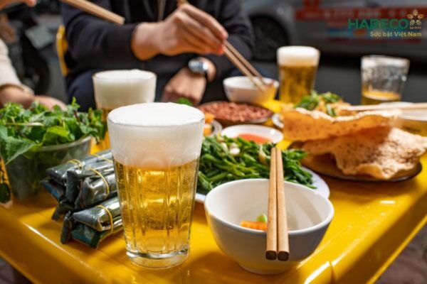 Photograph the lively allure of Hanoi’s food scene